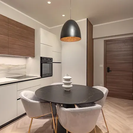 Upper Premium Apartment *