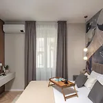Upper Premium * Fiume