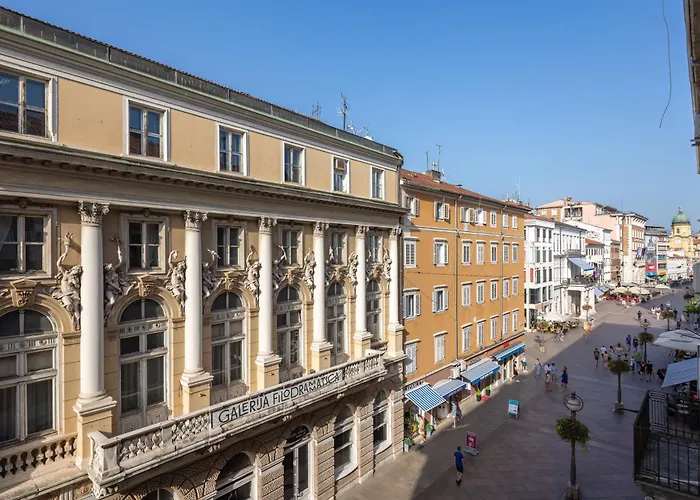 Apartment Upper Premium *